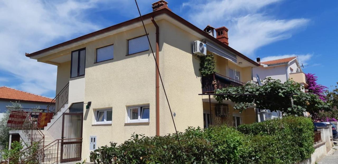 Apartman Lena Пула Екстериор снимка